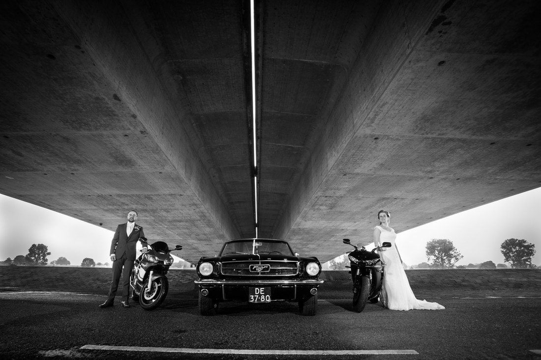 Trouwfotograaf Nijmegen, Bruidsfotograaf Nijmegen, Trouwfotografie Nijmegen, Ford Mustang trouwauto